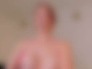 Mia Farrell's Live Sex Cam Show