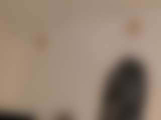 Live cam show with Mia Farrell - Average on camtv