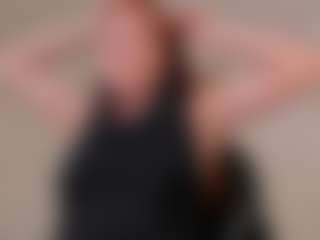 Live cam show with Mia Farrell - Red Hair on milfzrlive.com