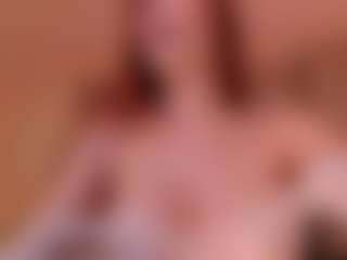 Live cam show with Mia Farrell - Camel Toe on Uber Horny