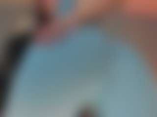 Live cam show with Mia Farrell - Average on Camsoda