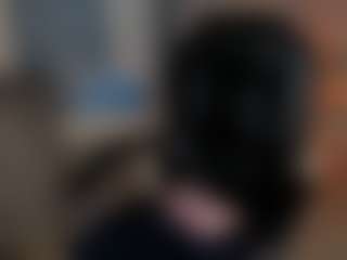 Live-Cam-Show mit Mia Farrell - Camel Toe auf Camsoda