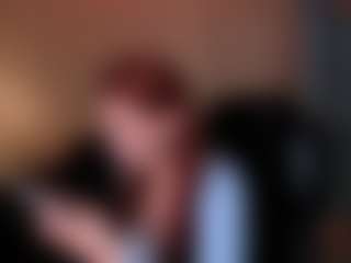 Live cam show with Mia Farrell - Average on Mixed Magazine Live