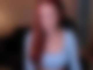 Live cam show with Mia Farrell - Average on CamwithHer