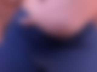 Live cam show with Mia Farrell - Average on StripNow