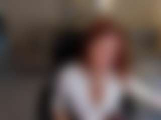 Live cam show with Mia Farrell - Flashing on crypto-cams