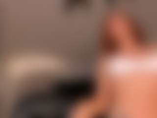 Mia Farrell's Live Sex Cam Show