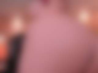 Live cam show with Mia Farrell - Camel Toe on Camsoda