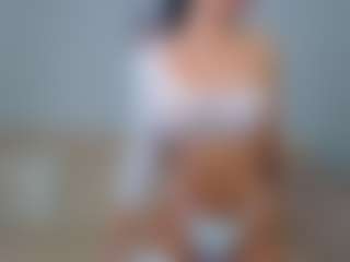 Live cam show with Sara - Nipple Piercings on camgirlchat.live
