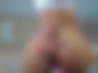 Live cam show with Sara - Shaved on LiveSexCams6