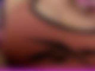 Live cam show with Ayana Delatorre - Thick on Camiplay Live