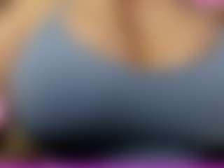 Live cam show with Ayana Delatorre - Thick on Camsoda