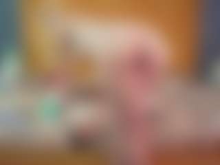 Live cam show with Annemanifique - Athletic Brown Eyes on Camsoda