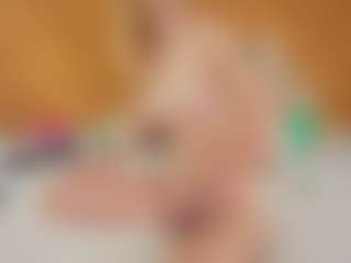 Show en direct avec Annemanifique - Strapon sur Camsoda