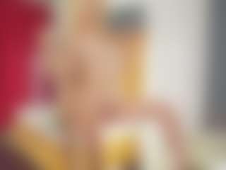 Show de cam en vivo con Annemanifique - Gagging en Camsoda