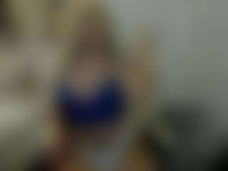 Live cam show with mschristywave - Play on TeamSkeetLive