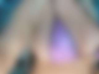 adrianna777's Live Sex Cam Show