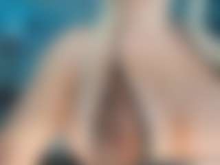 adrianna777's Live Sex Cam Show