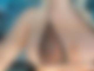 adrianna777's Live Sex Cam Show