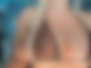adrianna777's Live Sex Cam Show