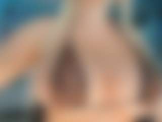 adrianna777's Live Sex Cam Show