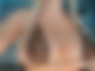 adrianna777's Live Sex Cam Show
