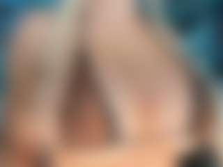 adrianna777's Live Sex Cam Show