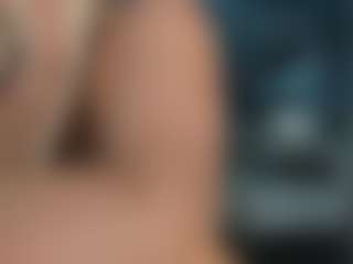 adrianna777's Live Sex Cam Show