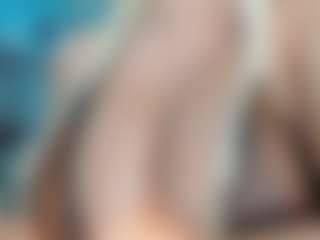 adrianna777's Live Sex Cam Show
