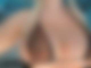 adrianna777's Live Sex Cam Show