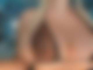 adrianna777's Live Sex Cam Show