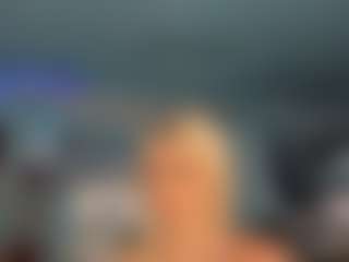 adrianna777's Live Sex Cam Show