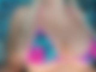 adrianna777's Live Sex Cam Show