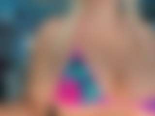 adrianna777's Live Sex Cam Show