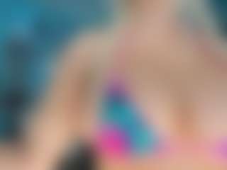 adrianna777's Live Sex Cam Show