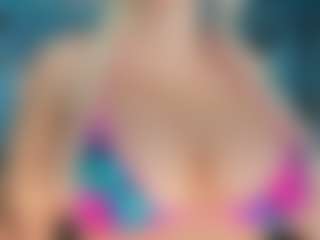 adrianna777's Live Sex Cam Show