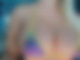 adrianna777's Live Sex Cam Show