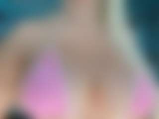 adrianna777's Live Sex Cam Show