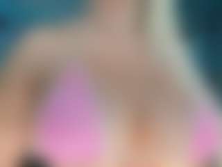 adrianna777's Live Sex Cam Show