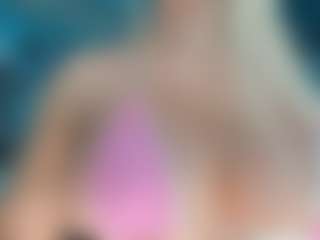 adrianna777's Live Sex Cam Show
