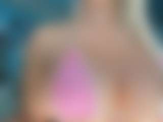 adrianna777's Live Sex Cam Show