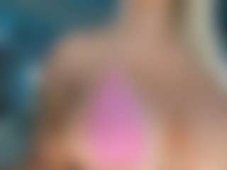 adrianna777's Live Sex Cam Show
