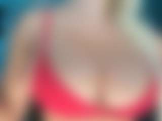 adrianna777's Live Sex Cam Show