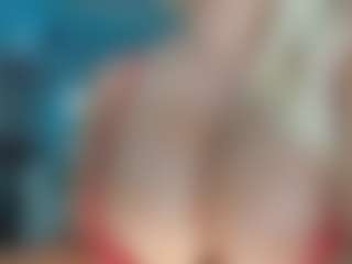 adrianna777's Live Sex Cam Show