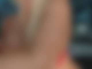 adrianna777's Live Sex Cam Show