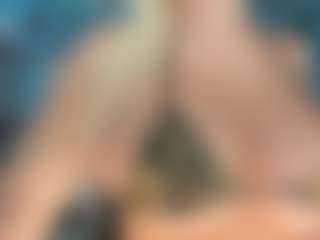 adrianna777's Live Sex Cam Show
