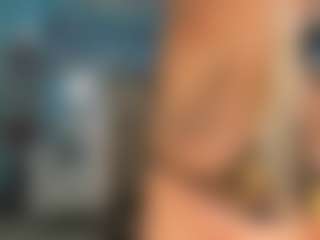 adrianna777's Live Sex Cam Show