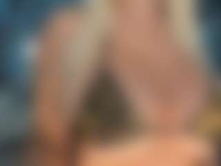 adrianna777's Live Sex Cam Show