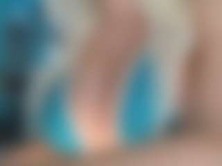 adrianna777's Live Sex Cam Show