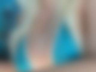 adrianna777's Live Sex Cam Show